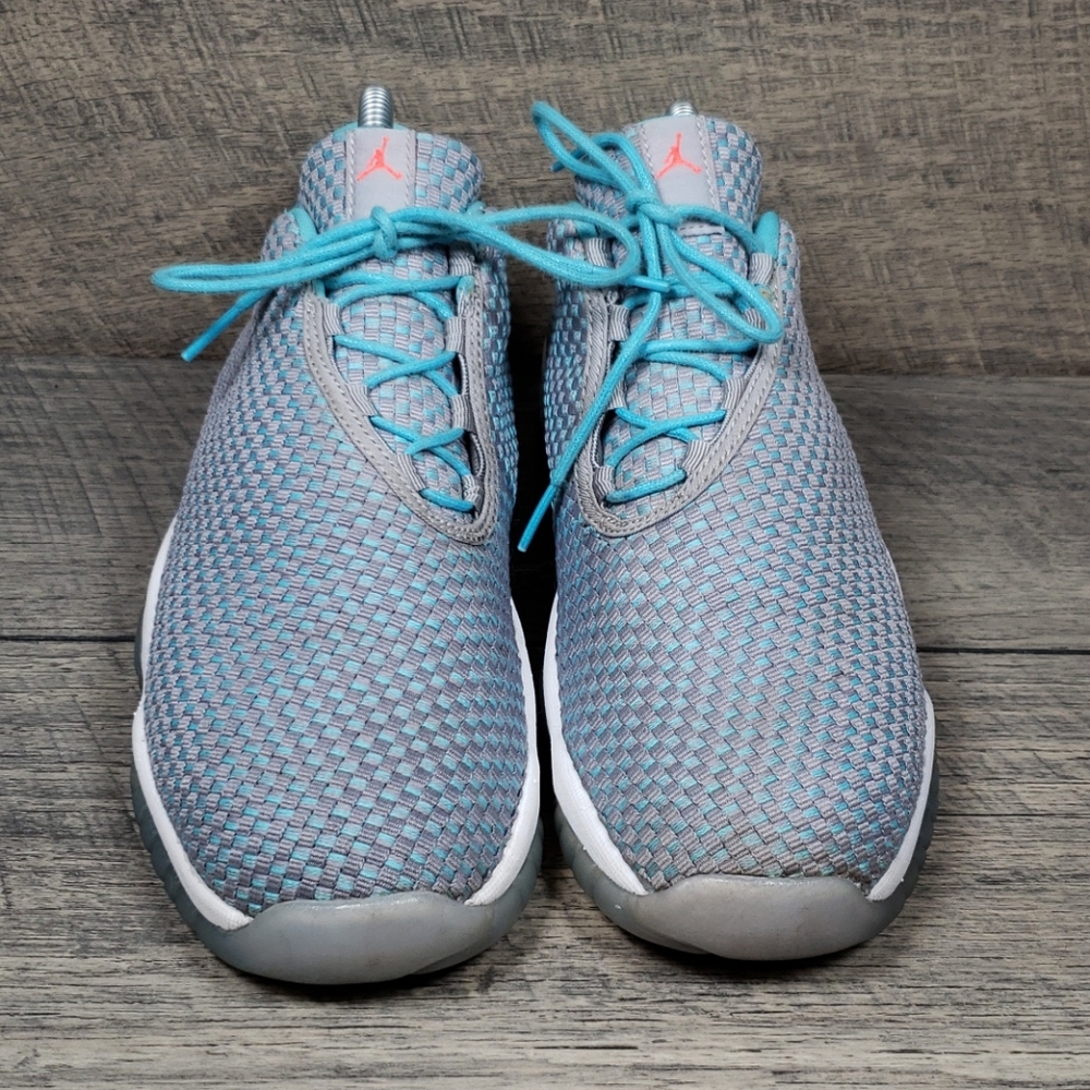 Jordan Future Low GG Youth Size 7 Women's Size 8½